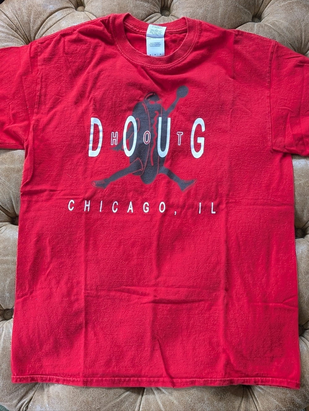 Hot Doug Gildan T-Shirt Men's Size Medium Red Chicago Bulls Short Sleeve